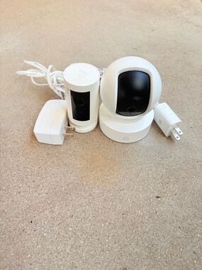 Lot Of 2 Smart Camera Ring Indoor 1st Gen 5UM4E5/Tp-Link Kasa Smart Spot KC410S